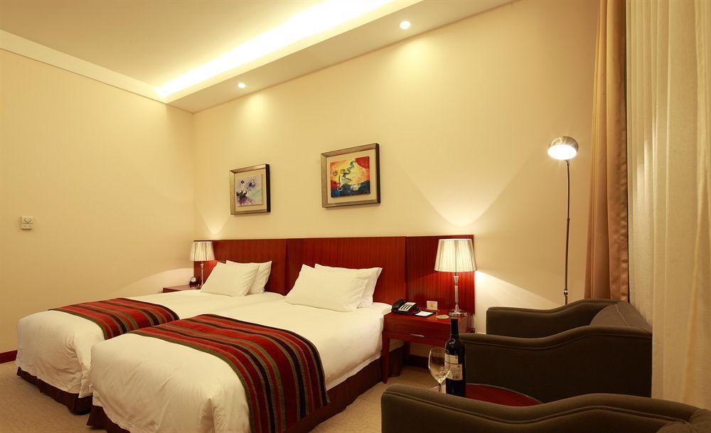 Shanghai Southern Airlines Pearl Hotel Экстерьер фото