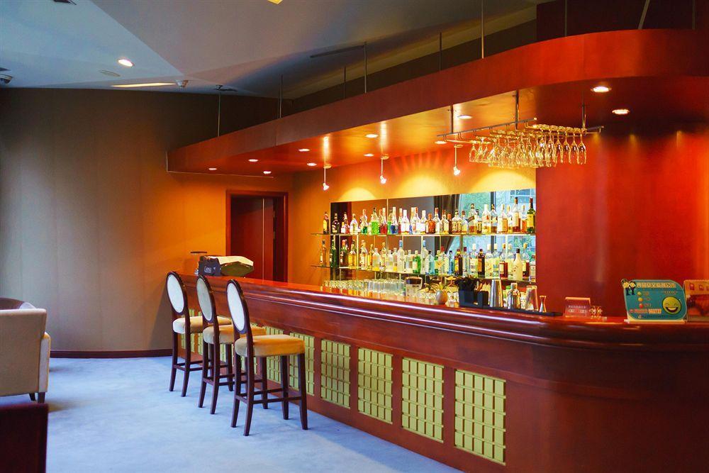 Shanghai Southern Airlines Pearl Hotel Экстерьер фото